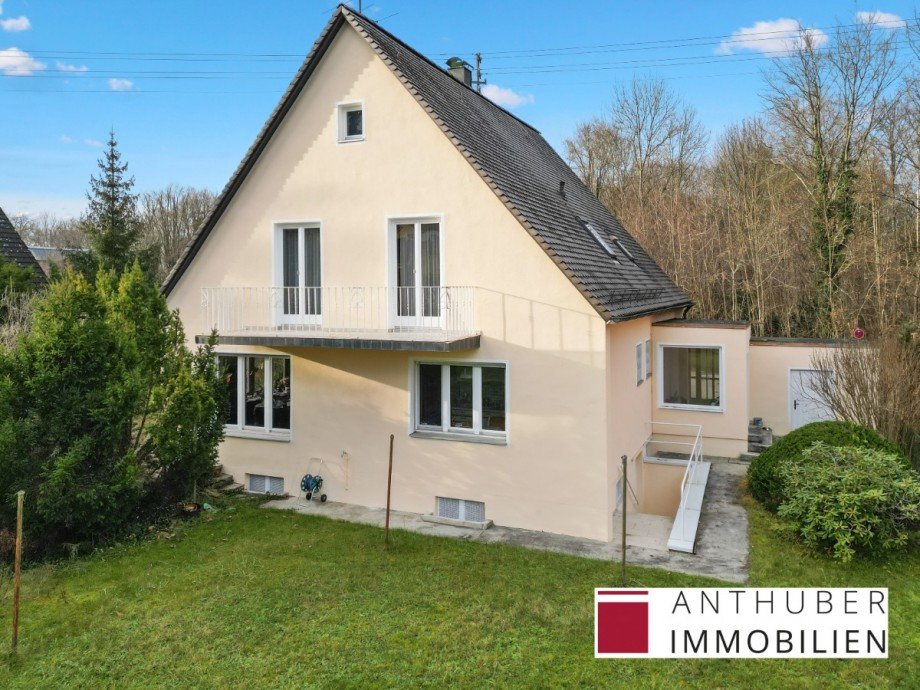 Bild... Zweifamilienhaus Neus��