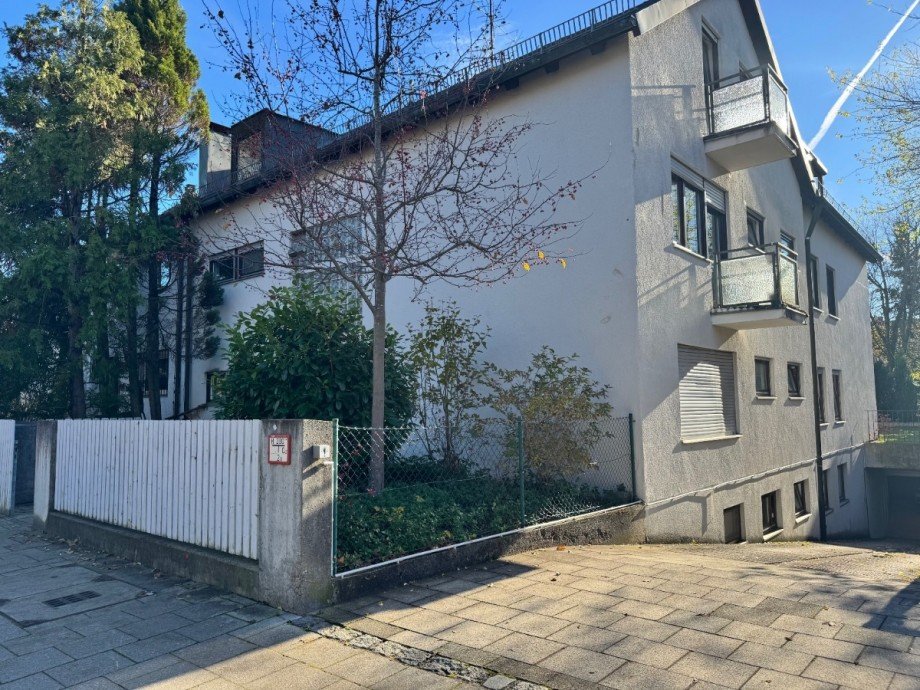 Zufahrt Tiefgarage Erdgeschosswohnung M�nchen