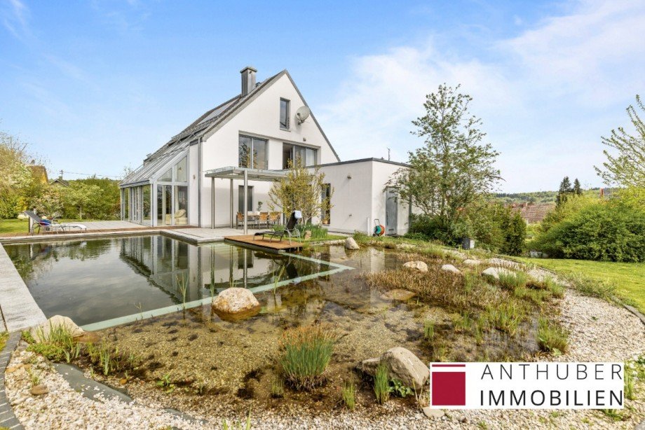 Schwimmteich mit Filteranlage Villa Diedorf