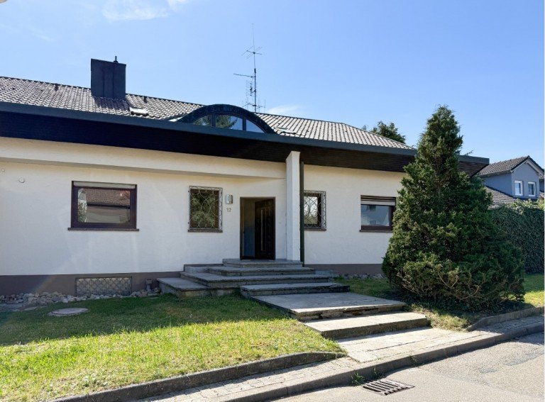 Vorgarten Crailsheim - Innenstadt Einfamilienhaus *** Provisionsfrei *** Architektenhaus mit Einliegerwohnung in bevorzugter Innenstadtlage