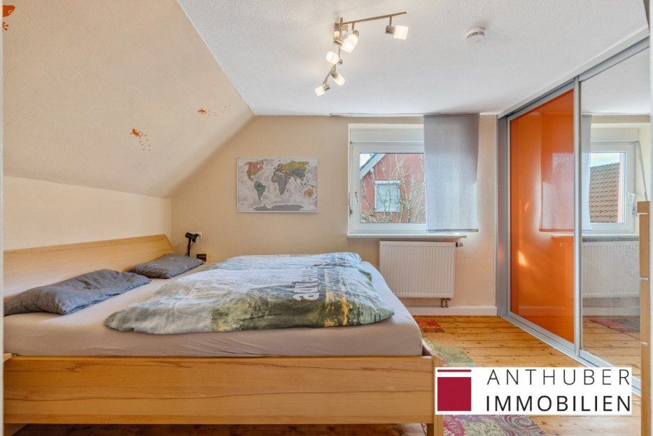 Schlafzimmer mit Einbauschrank Einfamilienhaus Neus��