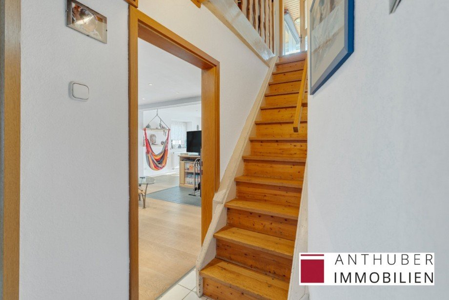 Treppe zum OG Einfamilienhaus Neus��