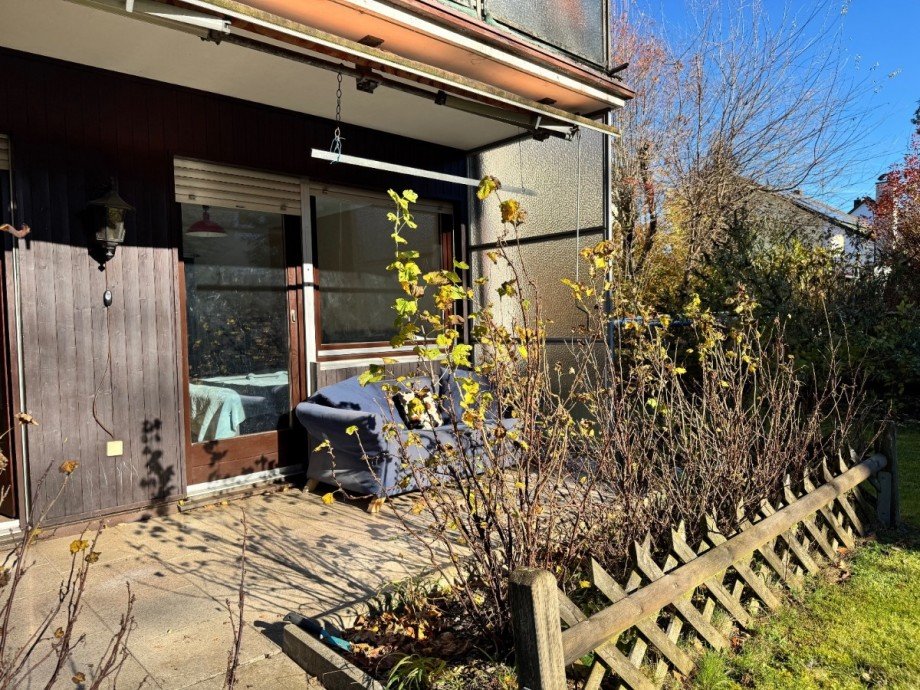 Sonnige, �berdachte Terrasse Erdgeschosswohnung M�nchen
