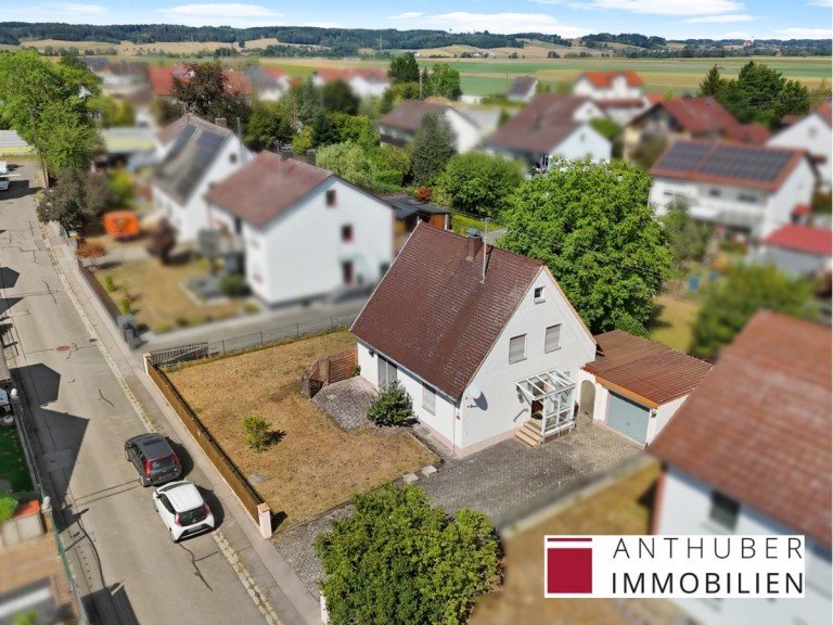Langweid-4 Langweid am Lech Zweifamilienhaus ***Provisionsfrei f�r Kaufende***Kleines Zweifamilienhaus mit vielseitigen Nutzungsm�glichkeiten