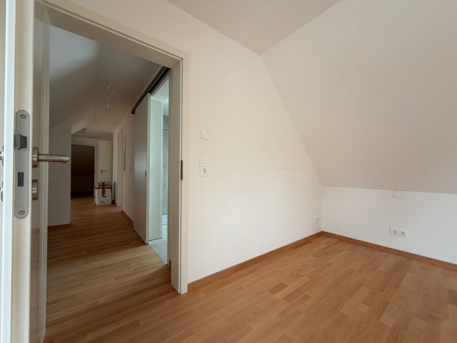 SchlafzimmerIMG_5969 Etagenwohnung Neus��