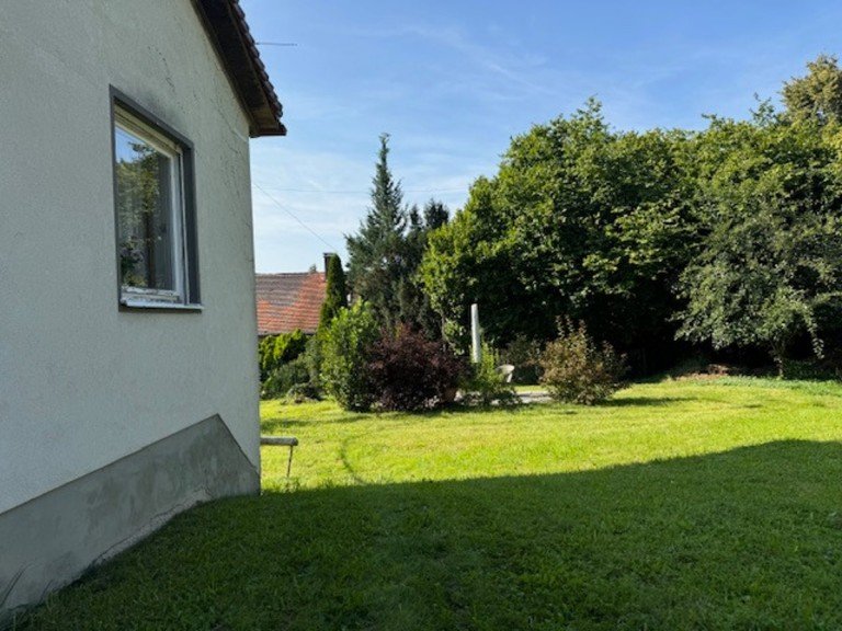 Bild... Neus�� Dachgeschosswohnung Dachgeschosswohnung in Neus�� zu vermieten.