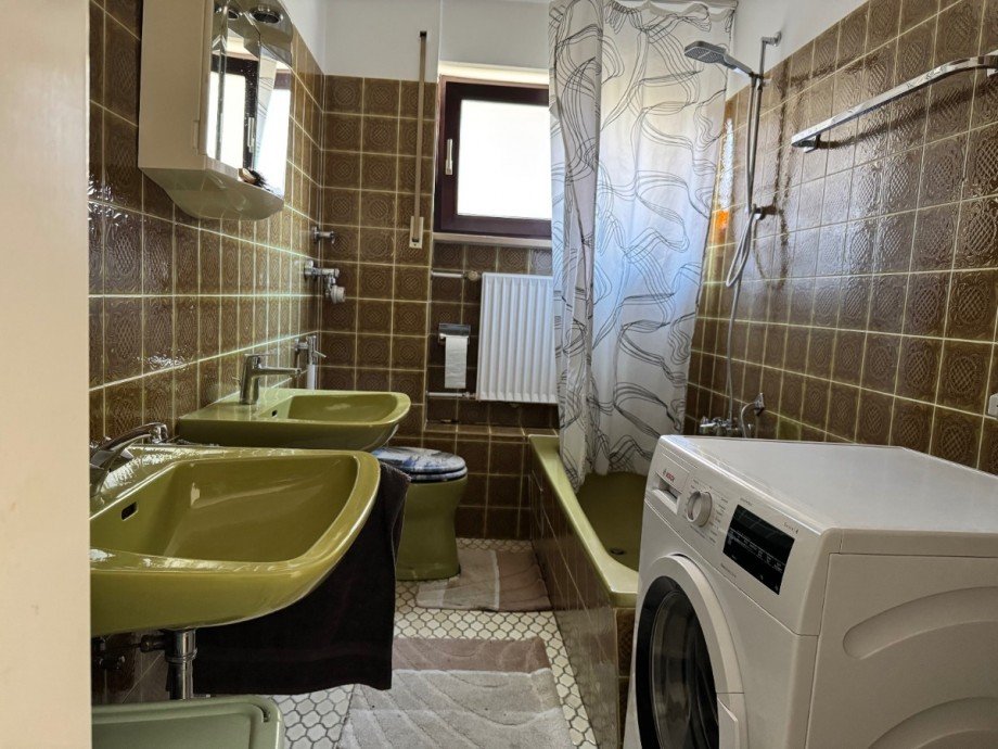 Bad mit Platz f�r Waschmaschine Erdgeschosswohnung M�nchen