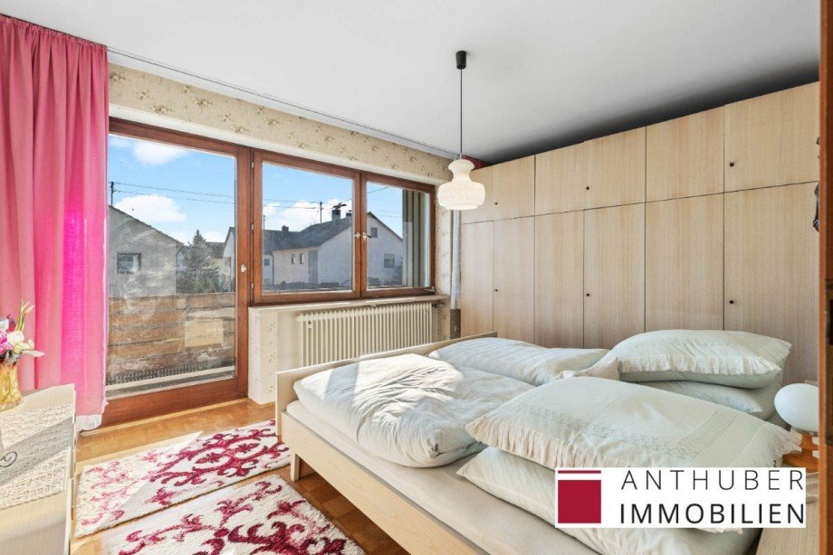 Schlafzimmer mit Zugang zum Balkon Einfamilienhaus Langweid