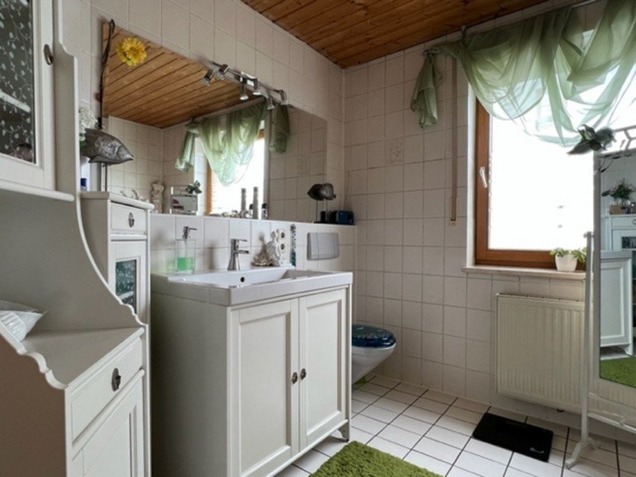 bad im OG Einfamilienhaus Welden