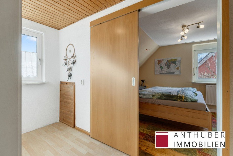 Blick ins Schlafzimmer Einfamilienhaus Neus��