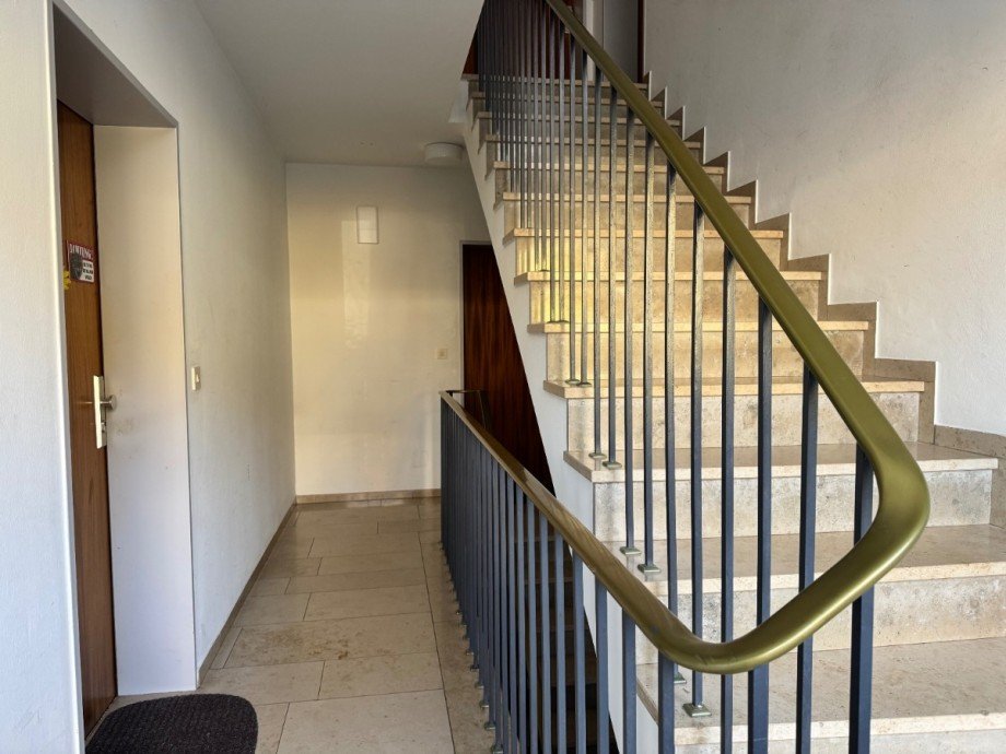 Treppenhaus Erdgeschosswohnung M�nchen
