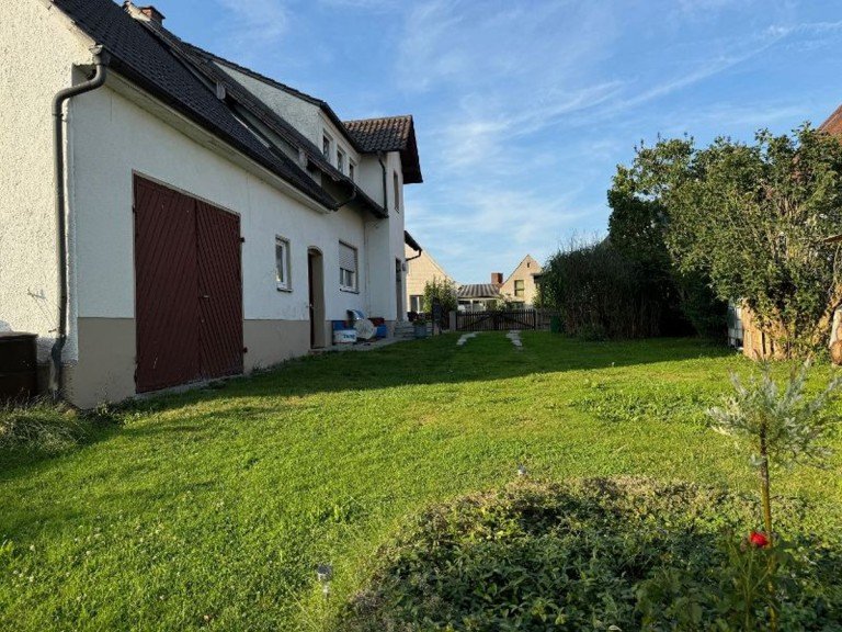 Bild... Nordendorf Zweifamilienhaus Zweifamilienhaus mit zus�tzlichem Baugrundst�ck im Herzen von Nordendorf