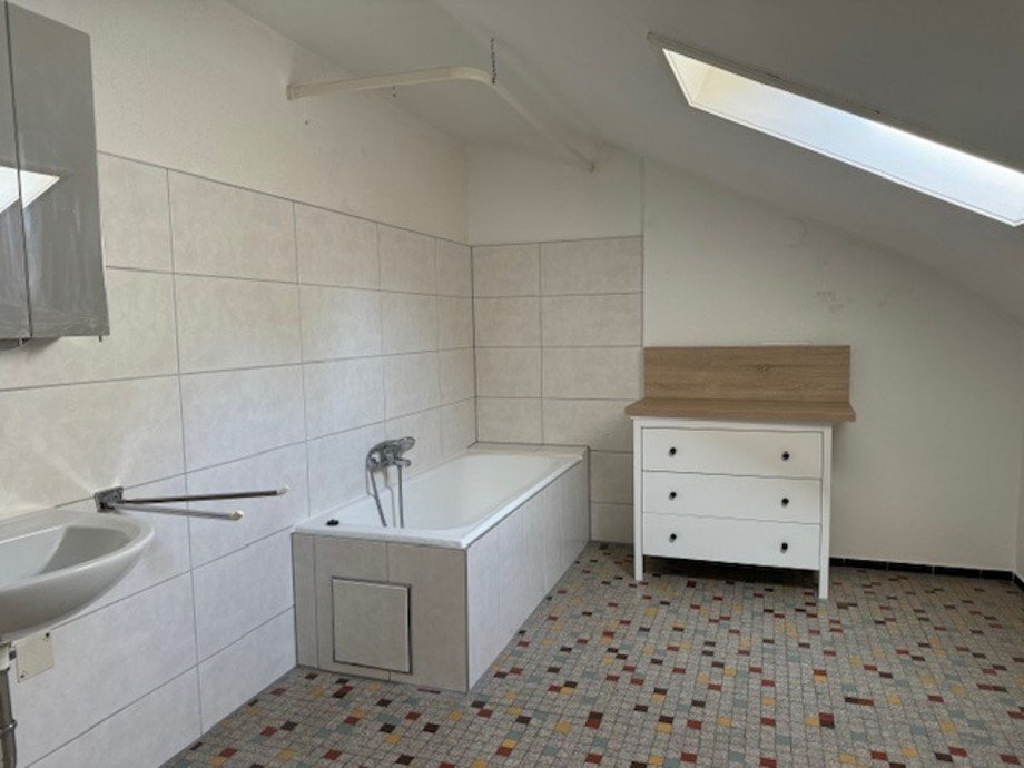 Bild... Dachgeschosswohnung Neus��