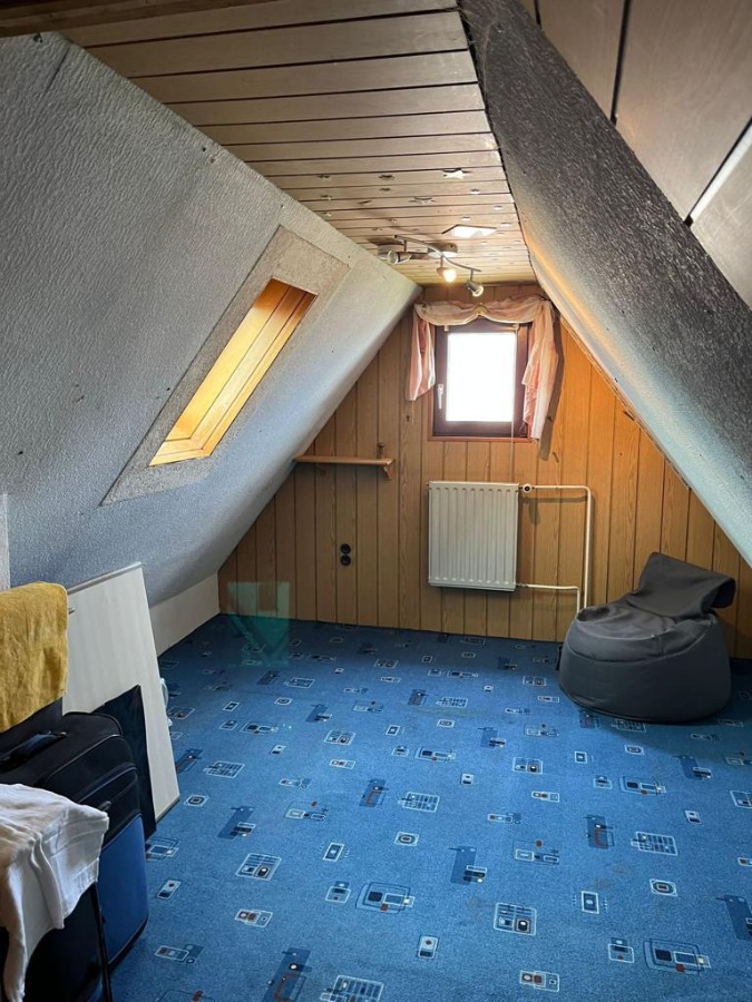 Spitzboden Doppelhaush�lfte Augsburg