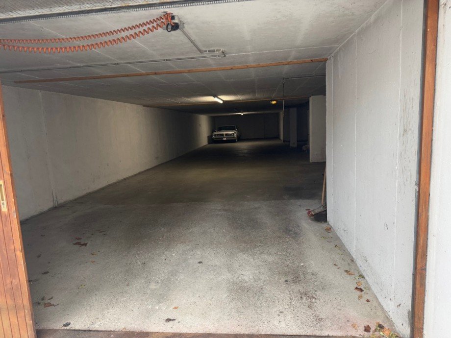 Blick von der Einfahrt auf die TG-Pl�tze Einzelgarage Zusmarshausen