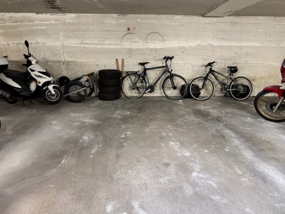 Tiefgaragenstellplatz Erdgeschosswohnung M�nchen
