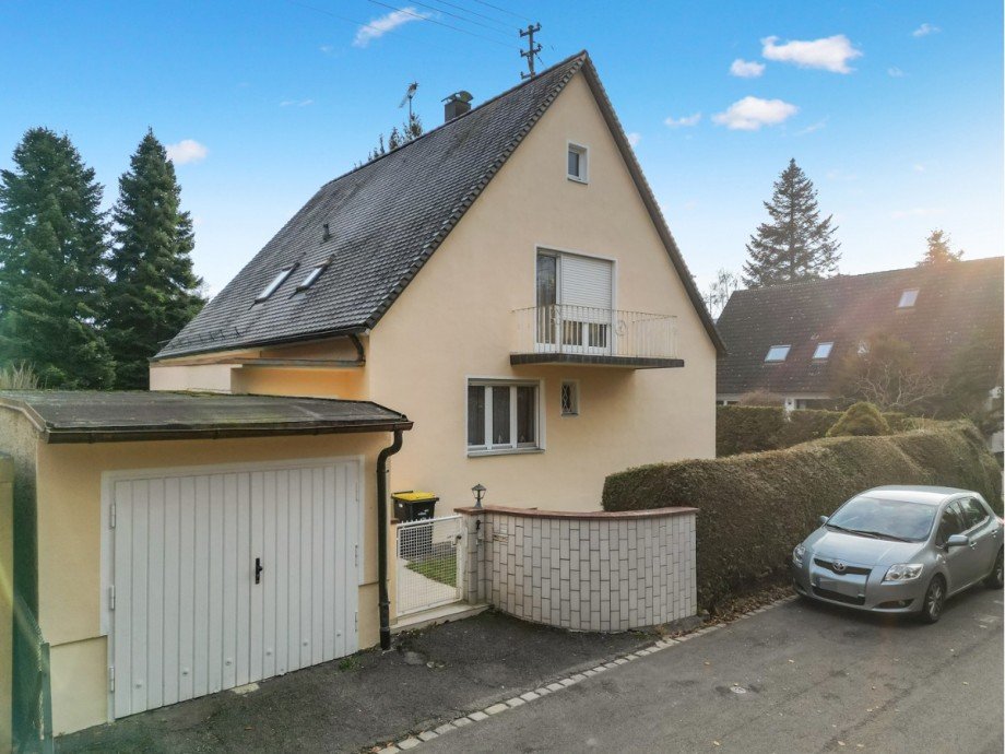 Bild... Zweifamilienhaus Neus��