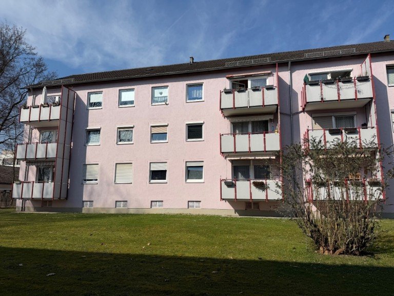 IMG_3612 Neus�ss Etagenwohnung Helle 3-Zimmer-Wohnung in gepflegter Wohnanlage mit park�hnlichem Ambiente.